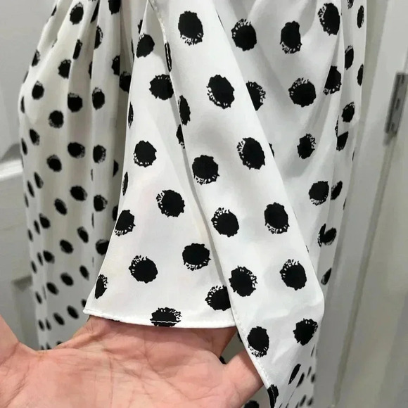 41 Hawthorn Polka Dot Polyester V-neck flowy blouse Plus size 3X - Picture 3 of 13